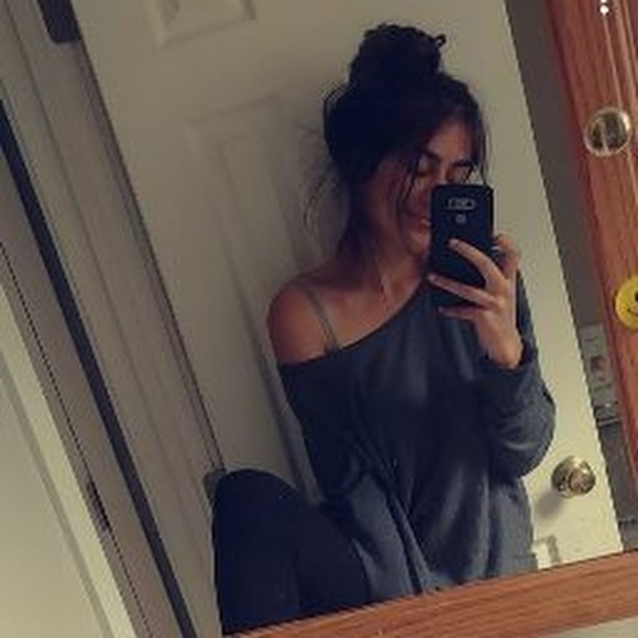 Meet your Posher, Julia - Picture 1 of 1